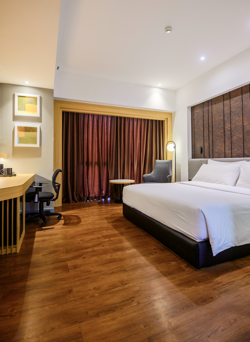 Deluxe Comfy Room